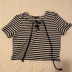 Cropped Tie Tee